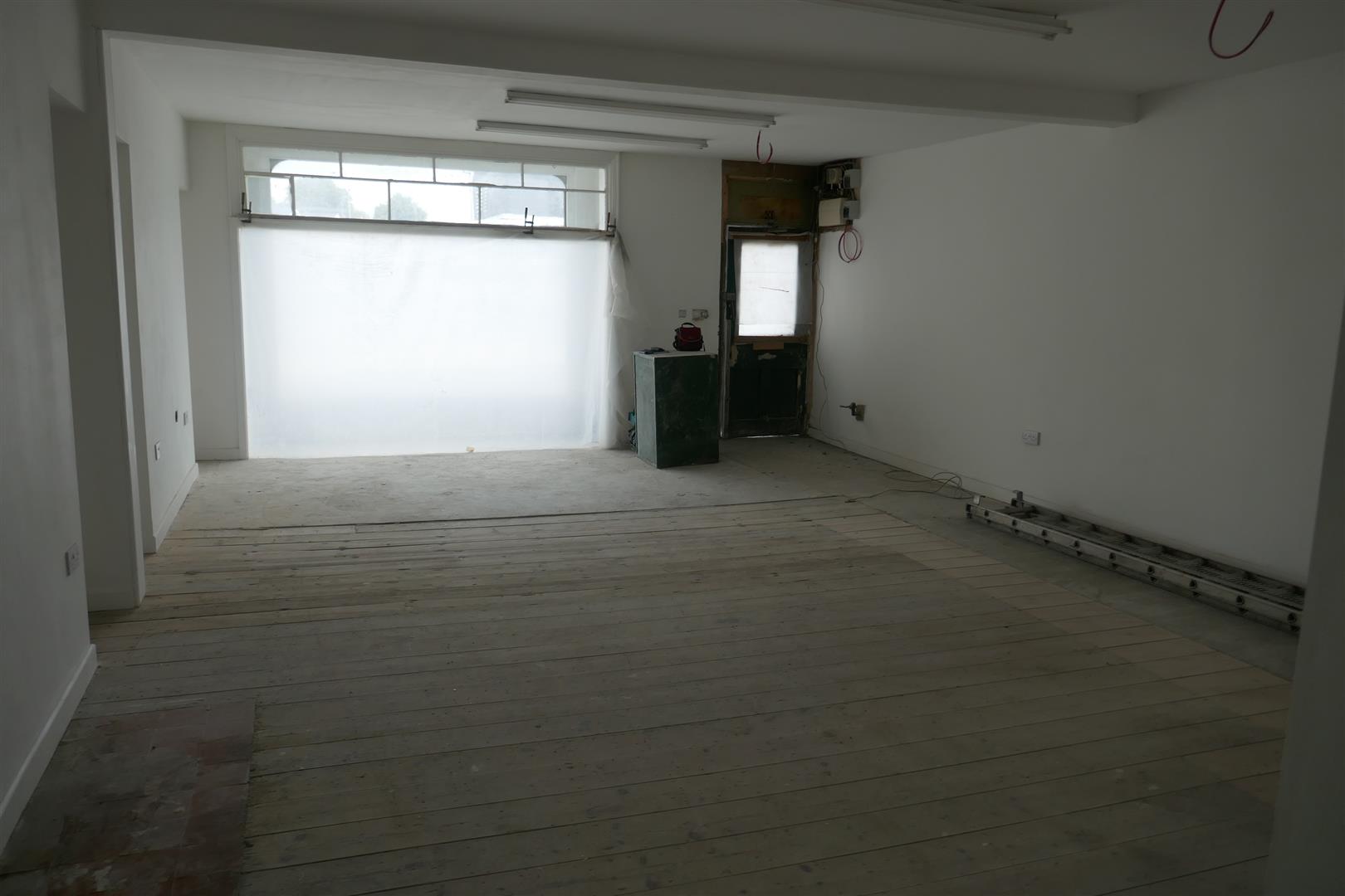 ANOTHER ROOM ASPECT